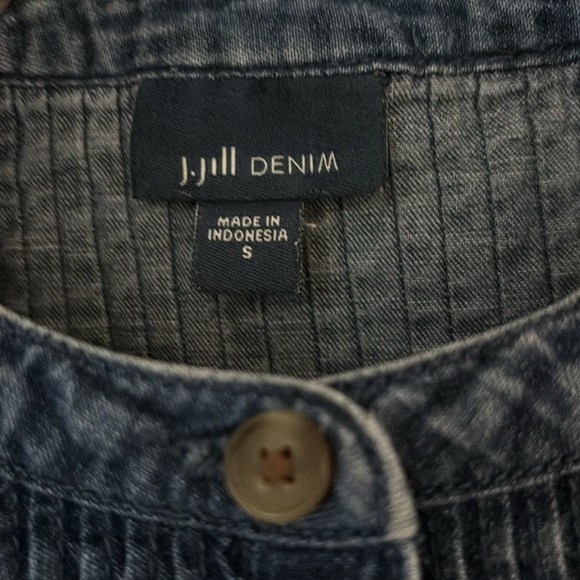 J. Jill Denim Pleated Blouse Size Small Blue Chambray Pintuck Button Down Blouse - Picture 6 of 10